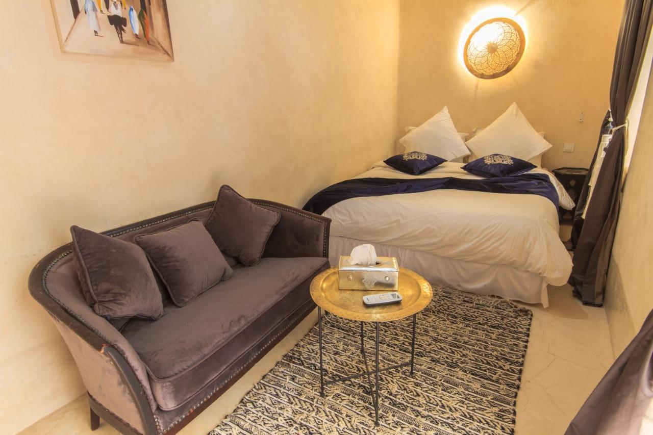 Riad La Porte De L'Oasis マラケシュ エクステリア 写真